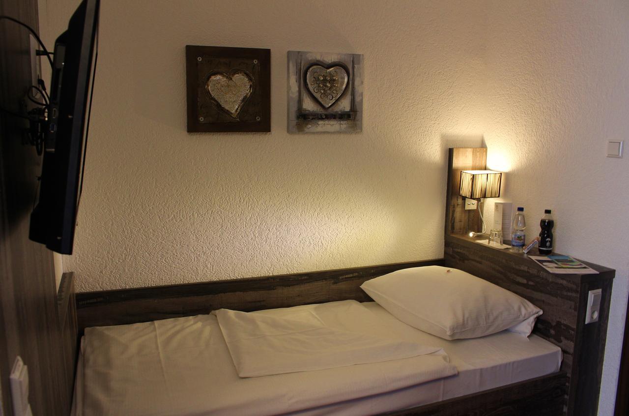 stadthotel miya Bad Mergentheim Buitenkant foto