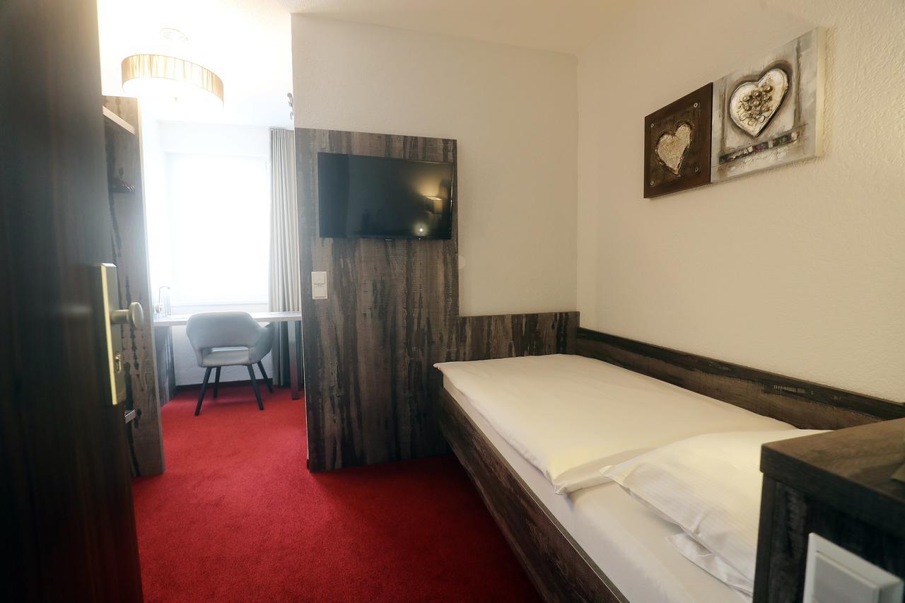 stadthotel miya Bad Mergentheim Buitenkant foto