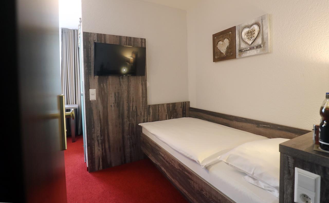 stadthotel miya Bad Mergentheim Buitenkant foto